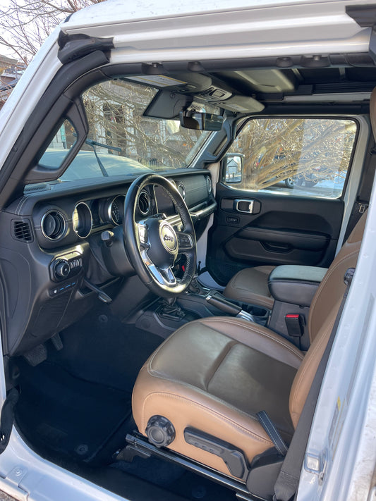 Sedan/Small SUV (interior detail) (2-4 hours)